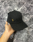 Boné Louis Vuitton Preto e Dourado