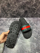 CHINELO GUCCI SLIDE WEB PRETO